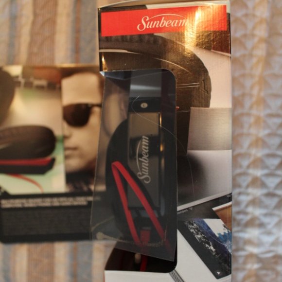 ⭐️CLEARANCE SALE⭐️💖HOST PICK💖 Stereo Bass Headphones with mic - Picture 7 of 13